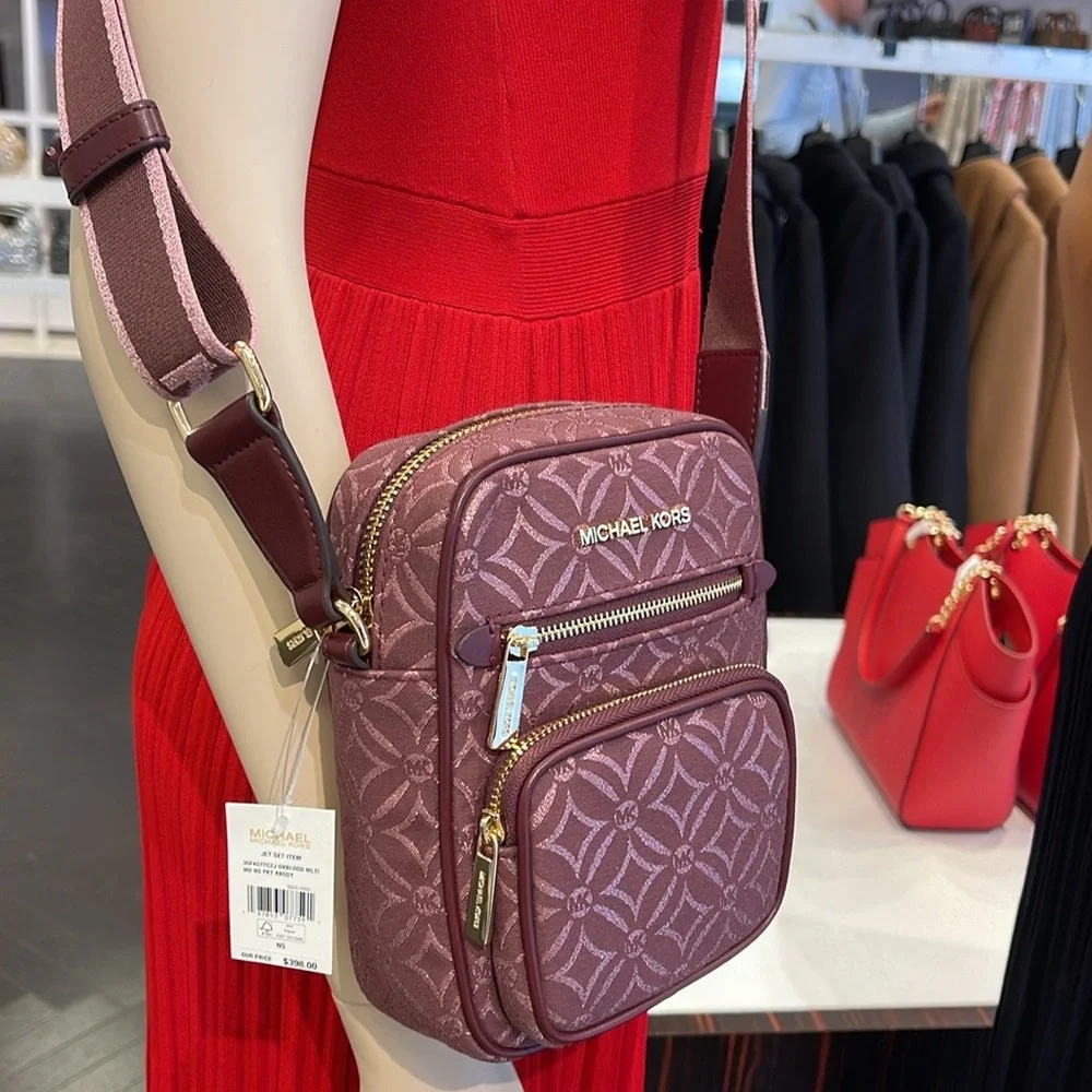 Michael Kors Jet Set Medium Signature Logo Crossbody Bag
Oxbloodl Jacquard
NWT - Picture 3 of 16